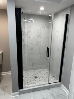 Modern Frameless Shower Door Installation thumbnail 2