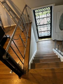Elegant Staircase Handrail Remodeling thumbnail 10